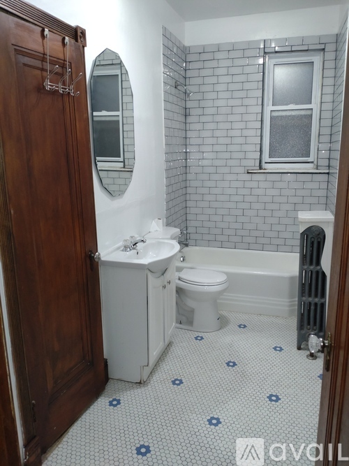 West 24th Street 3 Beds Apartment for Rent - Photo gallery 5