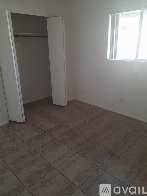 2240 West Belmont Avenue 2 Beds Apartment for Rent - Photo gallery 5