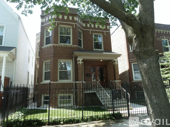 2528 North Hamlin Avenue 2 Beds Apartment for Rent - Photo gallery 1