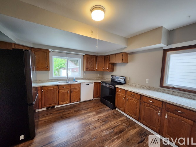 137 Burdick Ave 4 Beds Single Family Home for Rent - Photo gallery 3