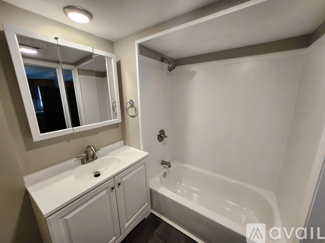 137 Burdick Ave 4 Beds Single Family Home for Rent - Photo gallery 5