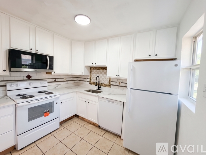 1462 Elmira Street 2 Beds Single Family Home for Rent - Photo gallery 2