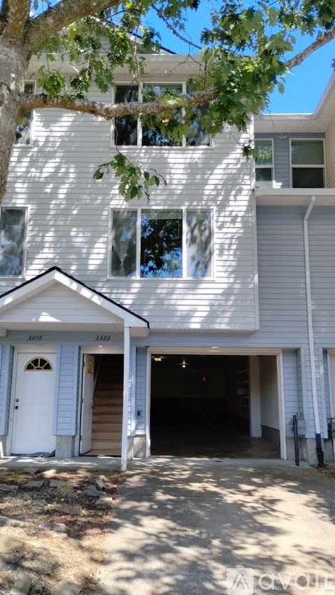 3322 Southwest Delaney Place 3 Beds Apartment for Rent