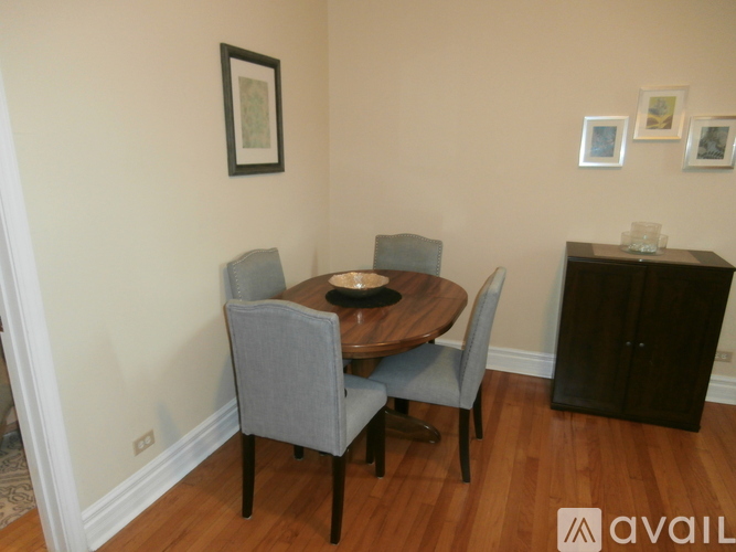 4955 N Damen Ave 2 Beds Apartment for Rent - Photo gallery 4
