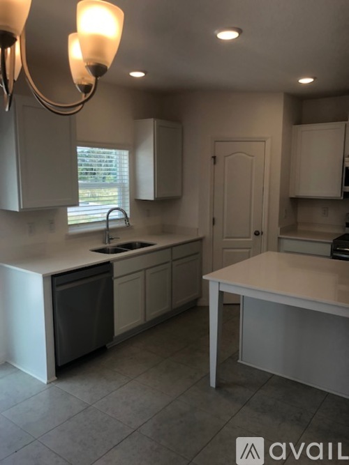 4112 Collegiate Blvd 3 Beds Townhouse for Rent - Photo gallery 3