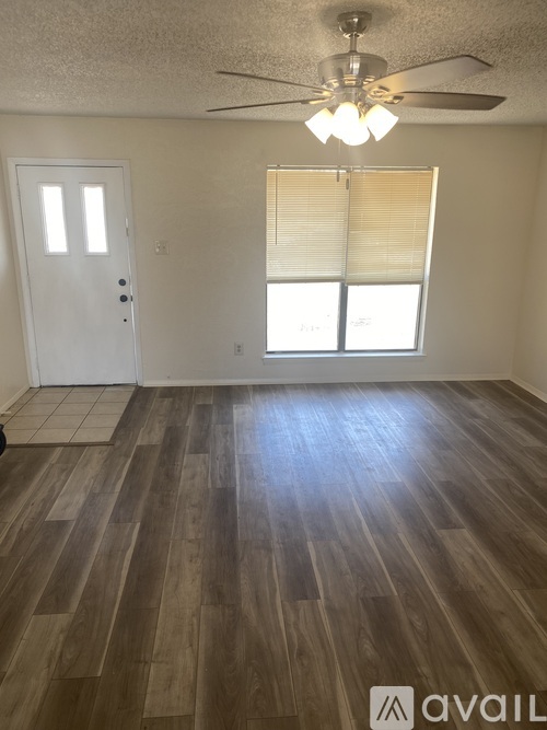 2717 Royalty Dr 3 Beds Single Family Home for Rent - Photo gallery 2