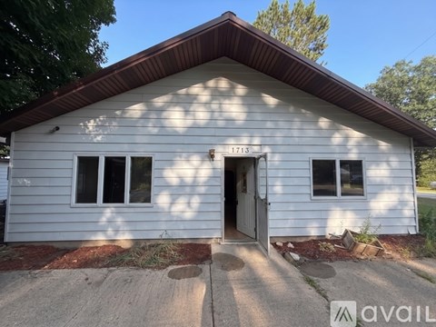 1713 Spruce St 2 Beds Apartment for Rent