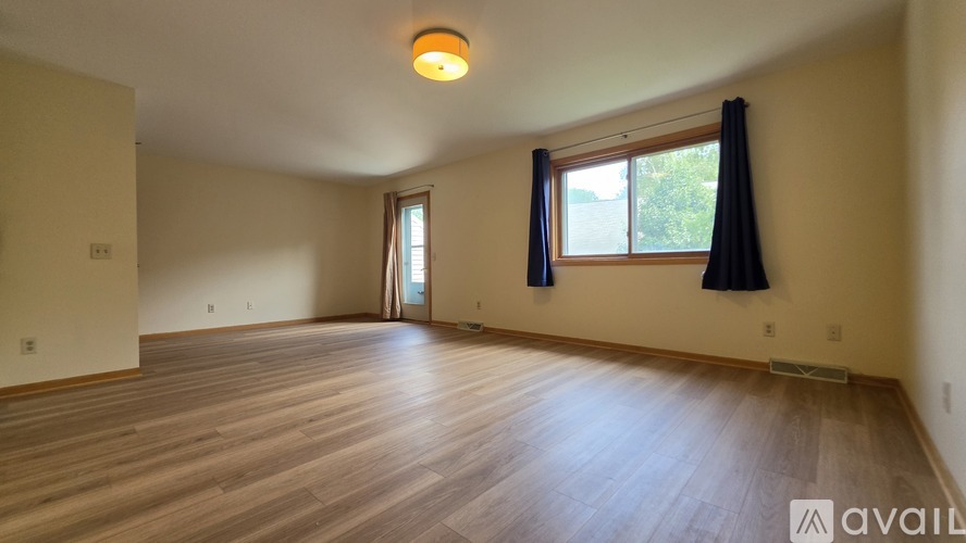 69 Ponwood Circle 2 Beds Townhouse for Rent - Photo gallery 3