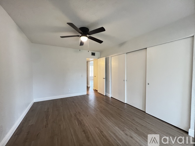 2454 Australia Way E 2 Beds Apartment for Rent - Photo gallery 5