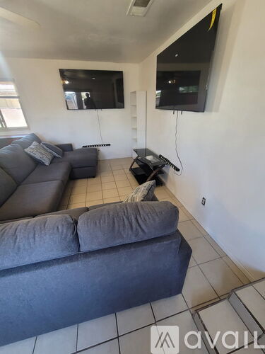 305 North 5th Street 3 Beds Single Family Home for Rent - Photo gallery 2