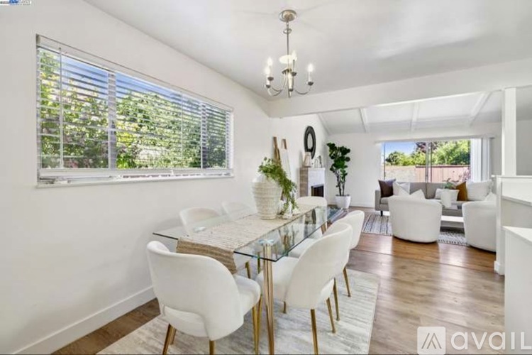 1943 Vining Drive 3 Beds Single Family Home for Rent - Photo gallery 2