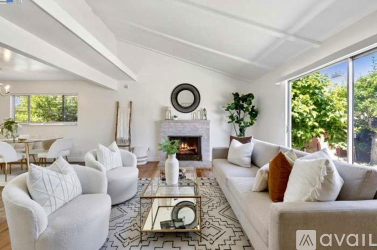 1943 Vining Drive 3 Beds Single Family Home for Rent - Photo gallery 3