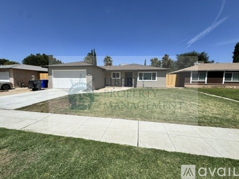 5827 E Saginaw Wy 4 Beds Apartment for Rent