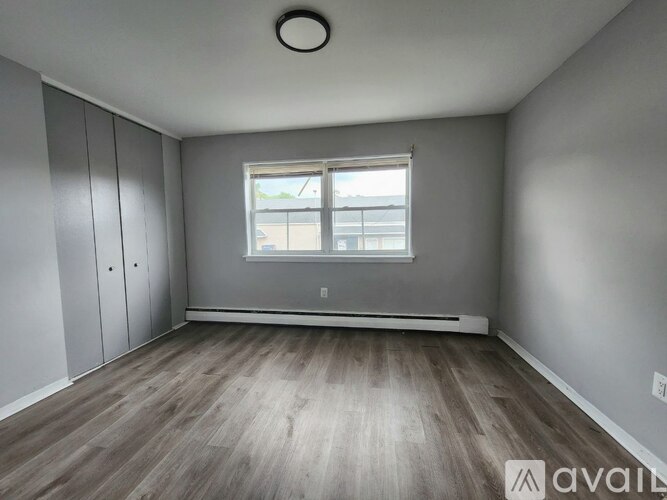 615 E Main St 1 Apartment for Rent - Photo gallery 3
