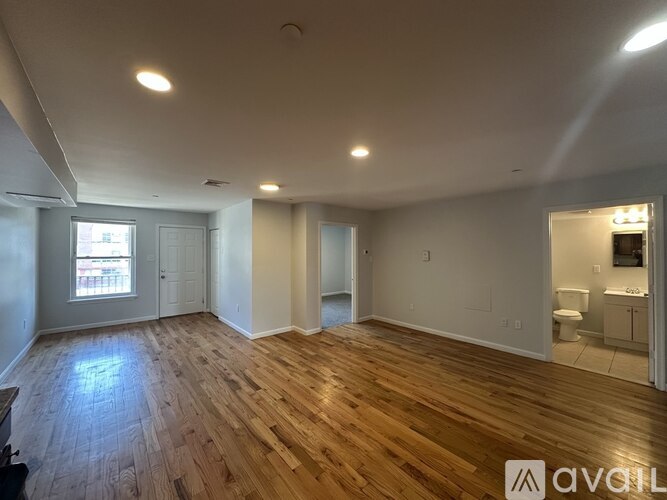 3429 N Sydenham St 3 Beds Apartment for Rent - Photo gallery 3