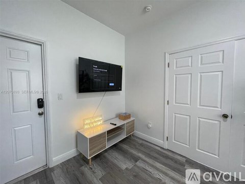 29 Oviedo Ave 2 Beds Apartment for Rent