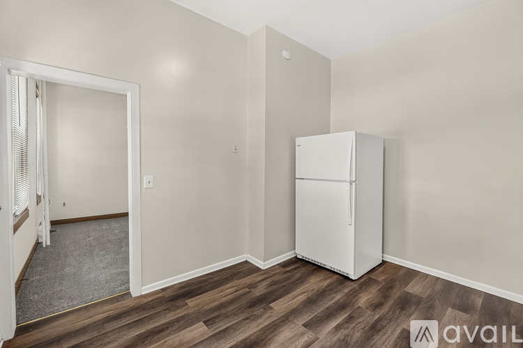 243 E 2nd St 2 Beds Apartment for Rent - Photo gallery 4