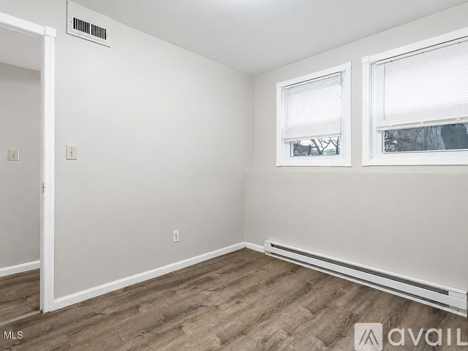 84 Clinton Street 3 Beds Townhouse for Rent - Photo gallery 2