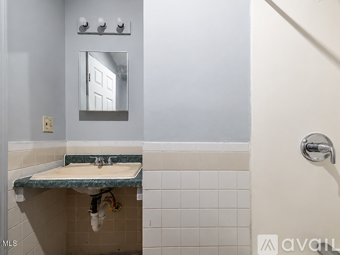 84 Clinton Street 3 Beds Townhouse for Rent - Photo gallery 5