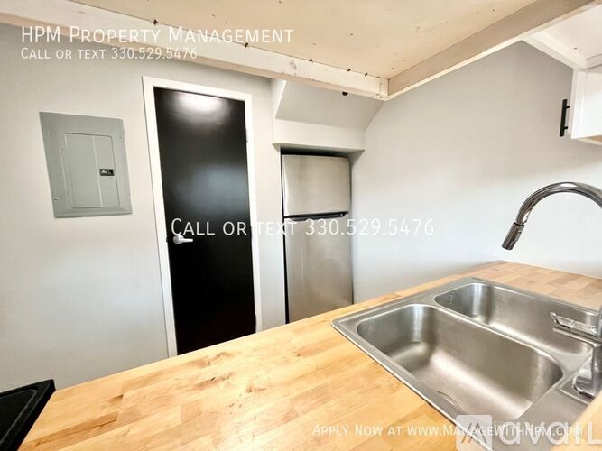 1133 W 9th St 1 Apartment for Rent - Photo gallery 3