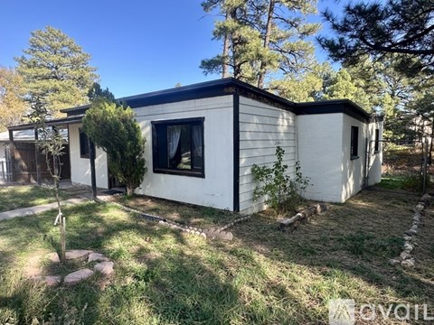325 South Paseo Del Flag 3 Beds Apartment for Rent