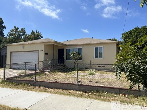 1339 E 4Th St 3 Beds Apartment for Rent