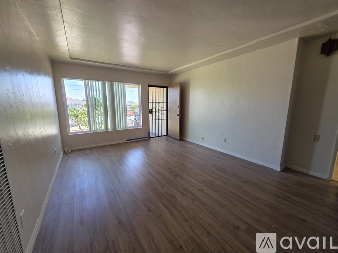 1339 E 4th St 3 Beds Single Family Home for Rent - Photo gallery 2