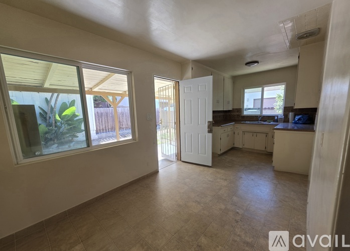 1339 E 4th St 3 Beds Single Family Home for Rent - Photo gallery 3