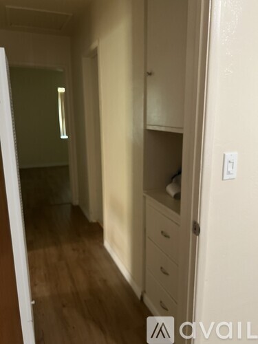 1339 E 4th St 3 Beds Single Family Home for Rent - Photo gallery 4