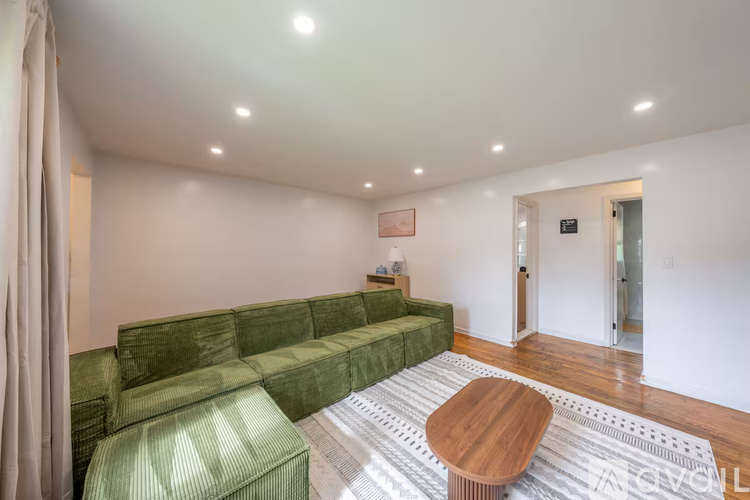 810 Walnut St 3 Beds Single Family Home for Rent - Photo gallery 3