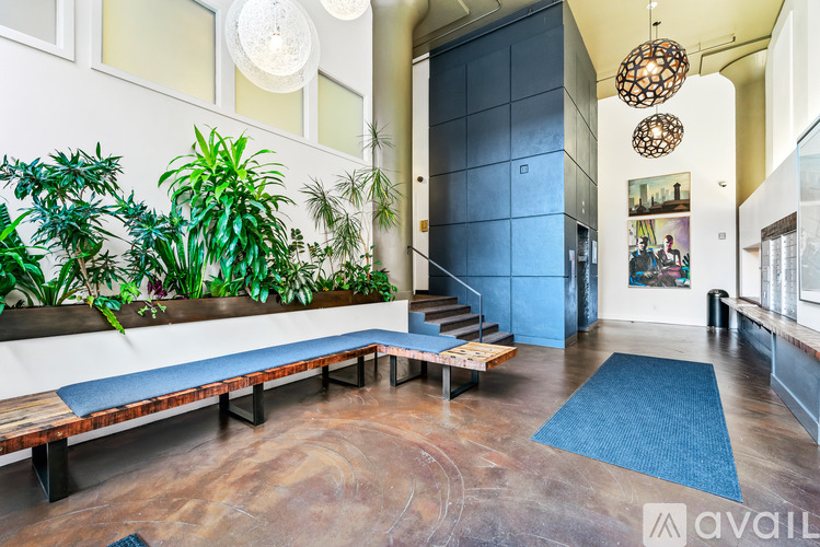 1314 NW Irving St Studio Apartment for Rent - Photo gallery 3