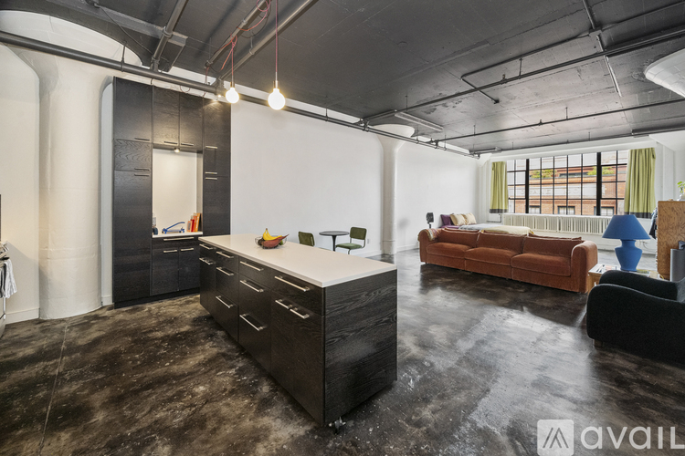 1314 NW Irving St Studio Apartment for Rent - Photo gallery 5
