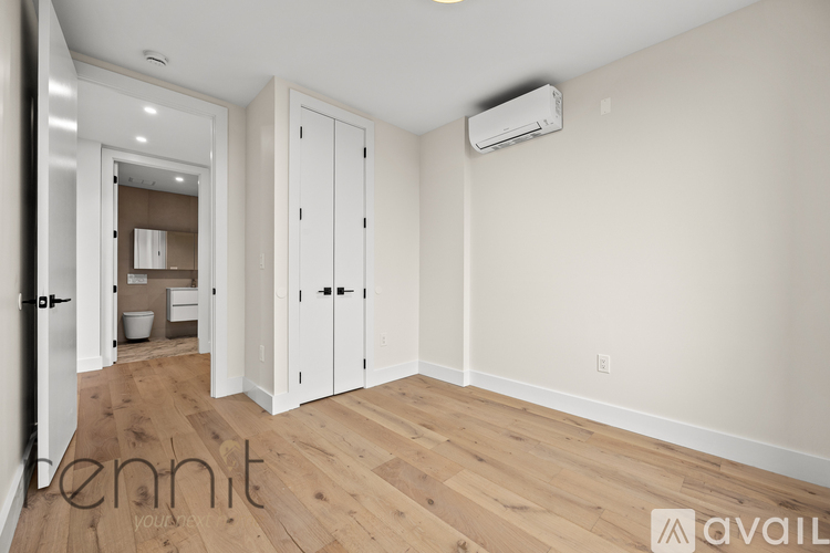 2404 Cortelyou Rd 160 Beds Apartment for Rent - Photo gallery 4