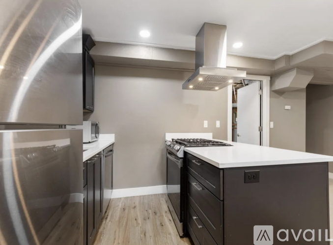 1741 East 105th Place 2 Beds Apartment for Rent - Photo gallery 4