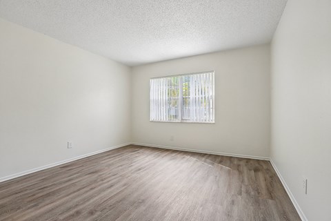 301 SEACREST DR 1-2 Beds Apartment for Rent