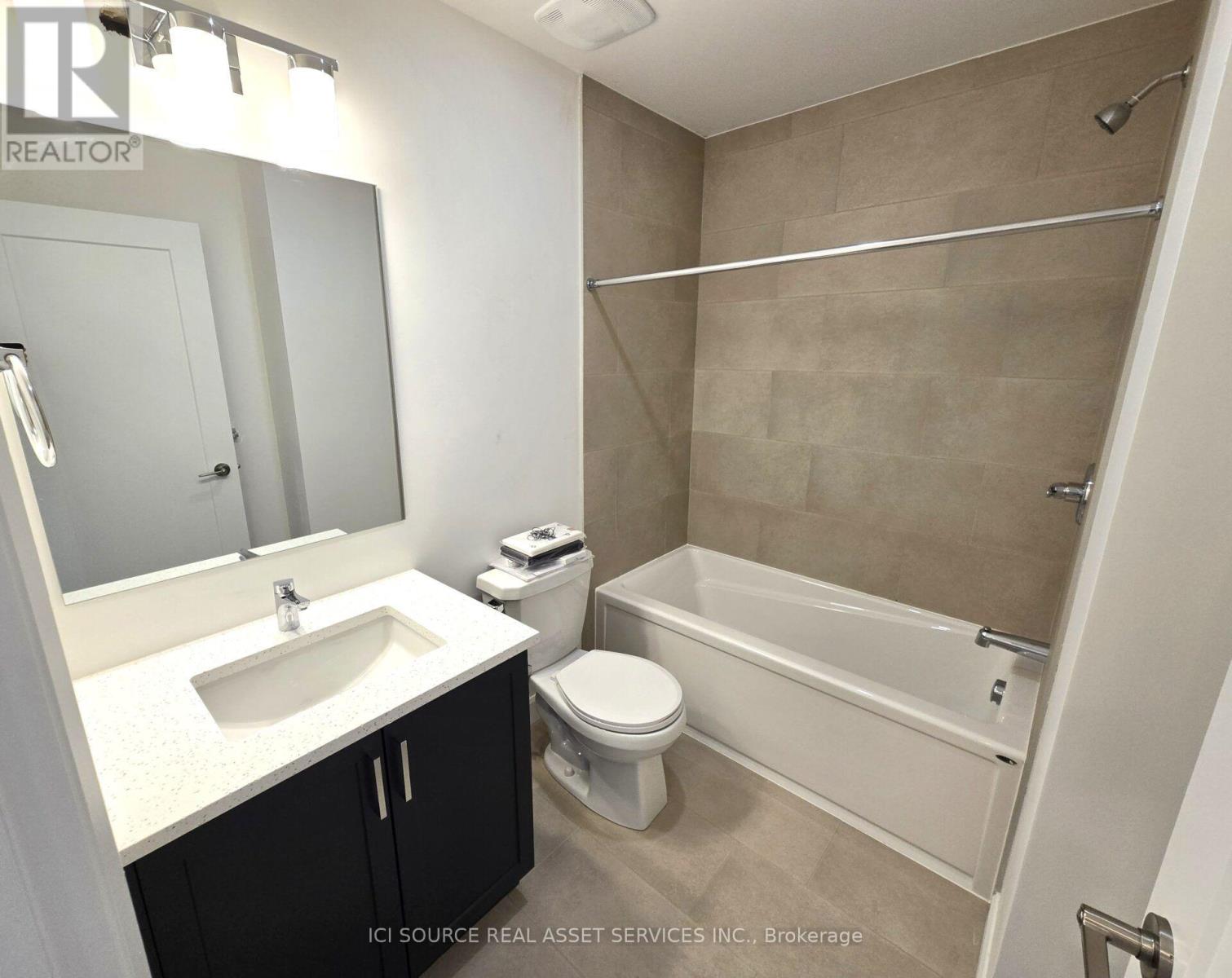 2 bedroom apartment - SECOND FLOOR - 873 CONTOUR STREET, Ottawa 2