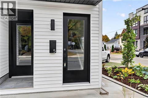 332 KING Street W Unit# 5 3 Beds Apartment for Rent