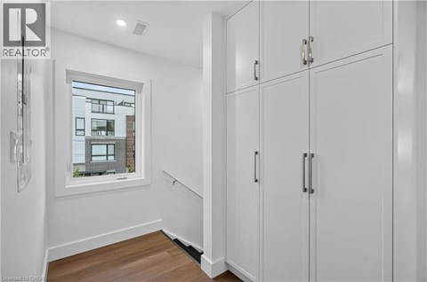 332 KING Street W Unit# 4 3 Beds Apartment for Rent