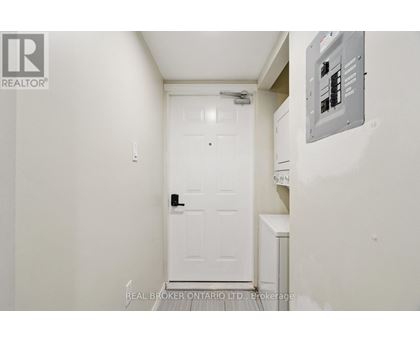 #1B - 1 ELGIN STREET N Studio Home, Multifamily for Rent - Photo gallery 4