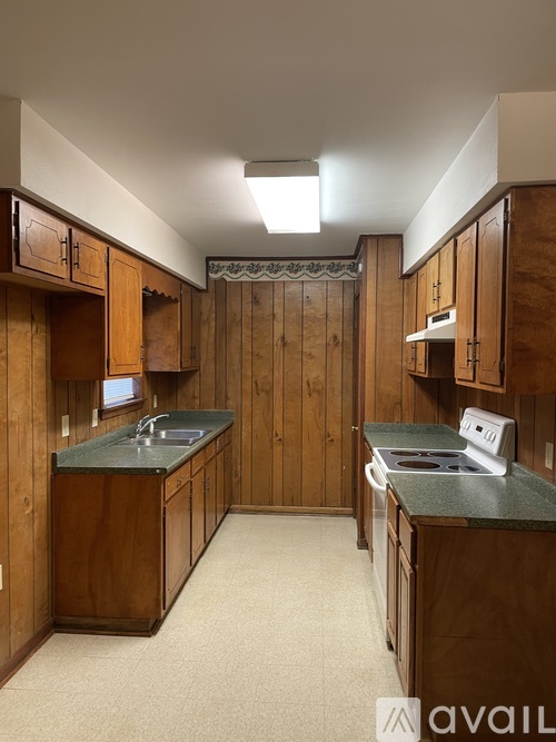 111 Center Street 3 Beds Single Family Home for Rent - Photo gallery 5