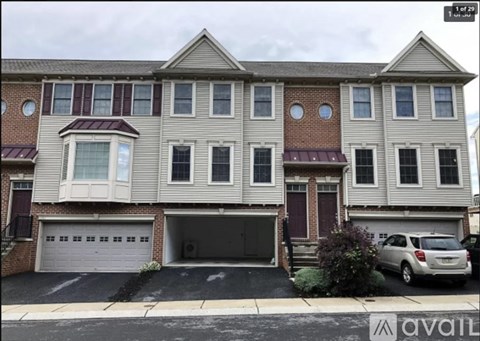 South Creekbend Drive 3 Beds Apartment for Rent