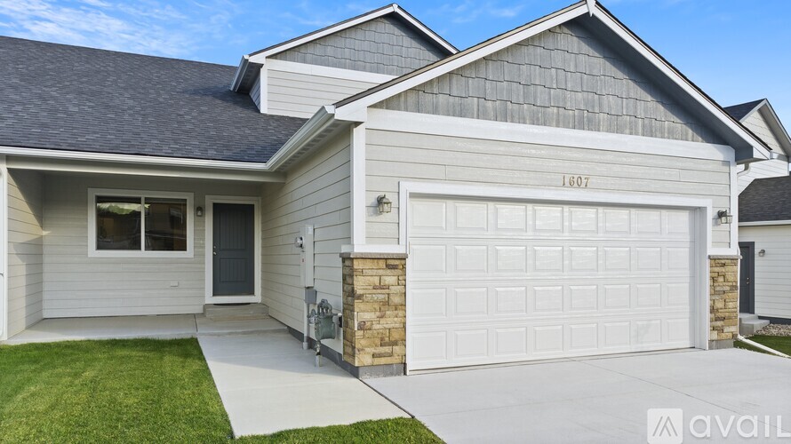 1607 Alyssaelaine Drive 3 Beds Townhouse for Rent - Photo gallery 1