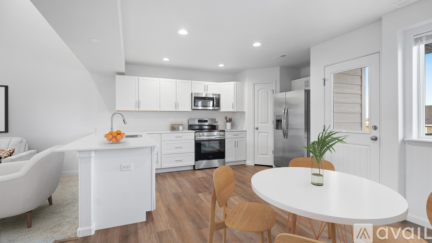 1607 Alyssaelaine Drive 3 Beds Townhouse for Rent - Photo gallery 4