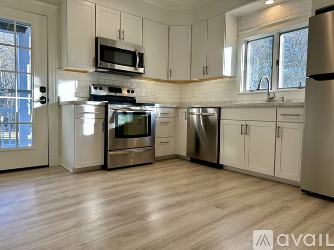 92 Court Street 1 Apartment for Rent - Photo gallery 1