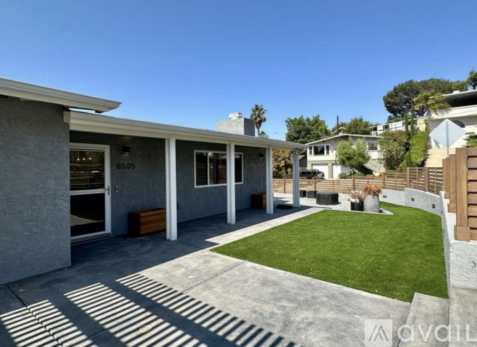 8505 Sunrise Avenue 3 Beds Single Family Home for Rent - Photo gallery 2