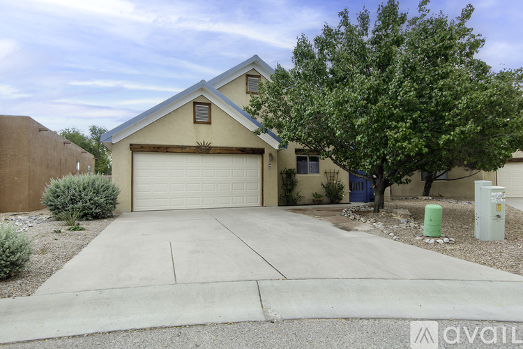 317 La Chamisal Lane Northwest 3 Beds Single Family Home for Rent - Photo gallery 2