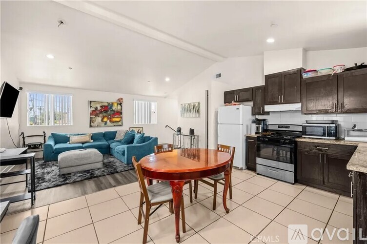 842 West 78th Street 1 Single Family Home for Rent - Photo gallery 4