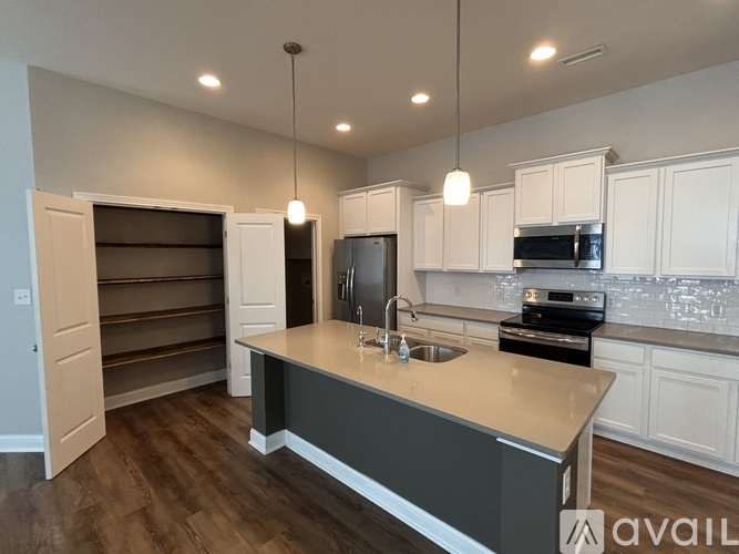7080 Cherry Creek Boulevard 3 Beds Condo for Rent - Photo gallery 3