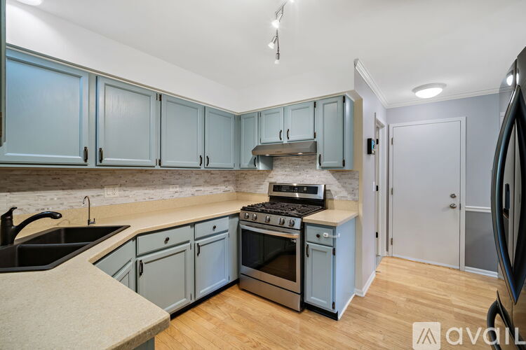 2462 East Towne Boulevard 2 Beds Townhouse for Rent - Photo gallery 5