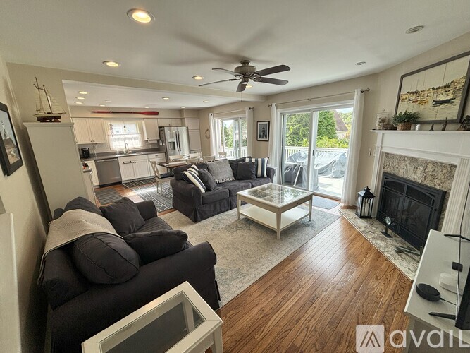 16 Middlefield Street 4 Beds Single Family Home for Rent - Photo gallery 5
